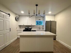 472 Magnolia Ave, Unit 2 in Melbourne, FL - Foto de edificio - Building Photo