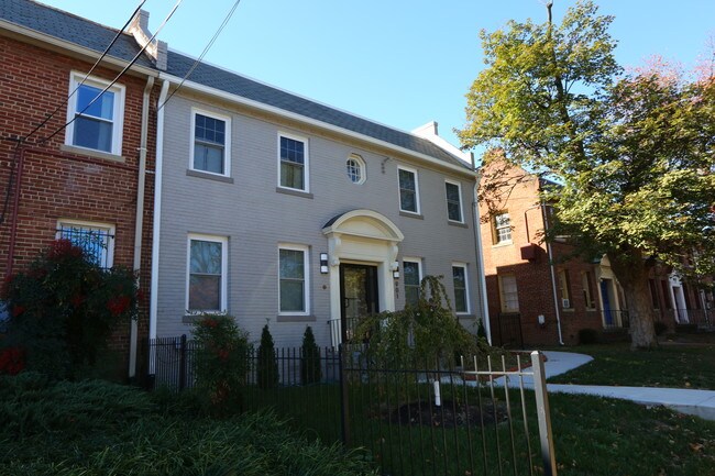 901 Quincy St NE in Washington, DC - Building Photo - Building Photo