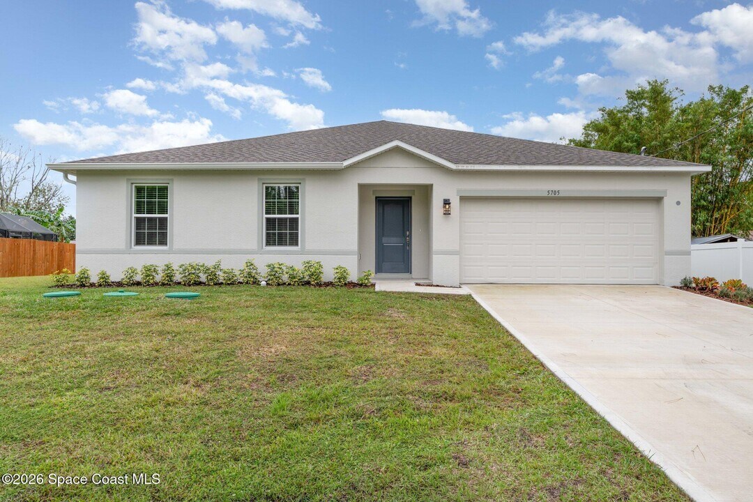 5840 Granite Ln in Cocoa, FL - Building Photo