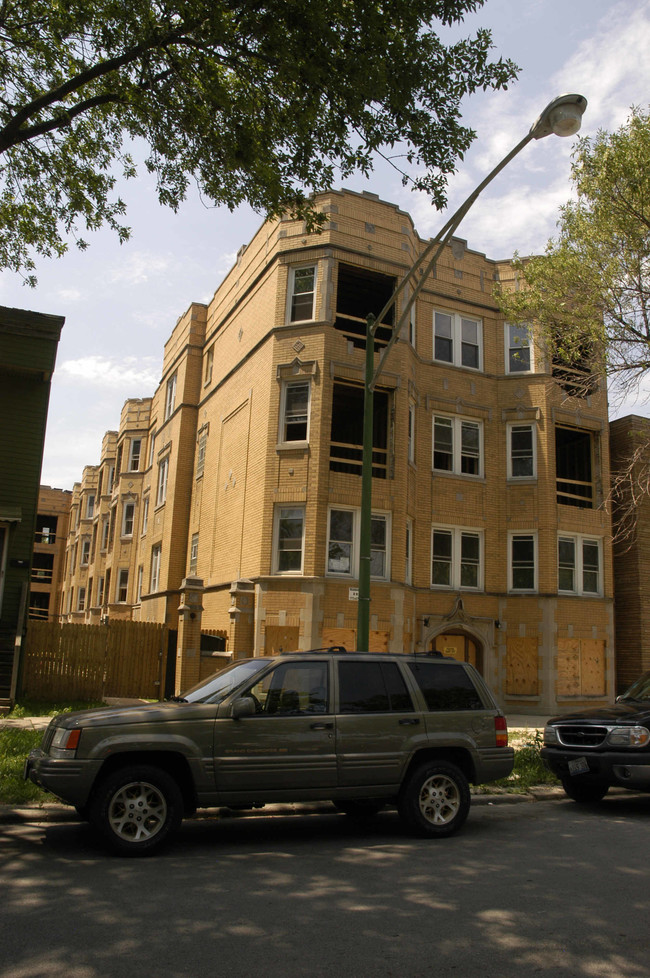 Kedvale Terrace in Chicago, IL - Building Photo - Building Photo