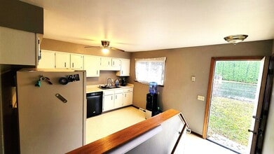 4015 Claire St in Madison, WI - Building Photo - Building Photo