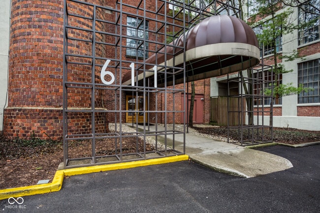 property at 611 N Park Ave
