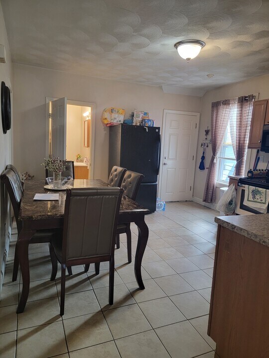 71 Mount Pleasant Ave, Unit 3 in Providence, RI - Building Photo