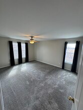 350 Wethington Dr, Unit A in Wauconda, IL - Foto de edificio - Building Photo