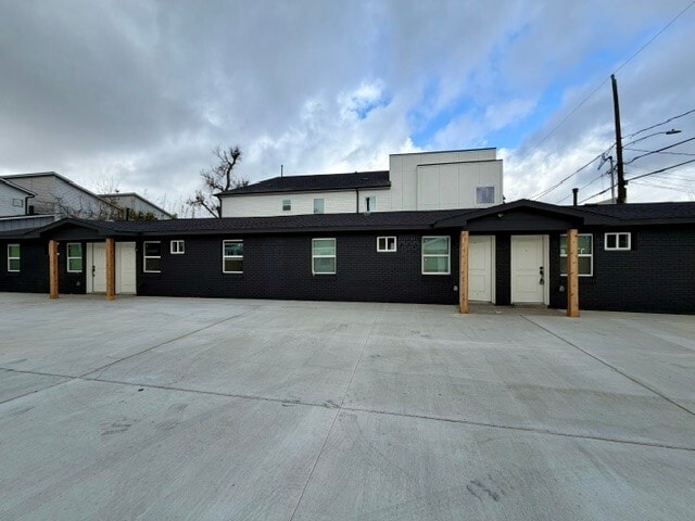 property at 206 E 33rd St