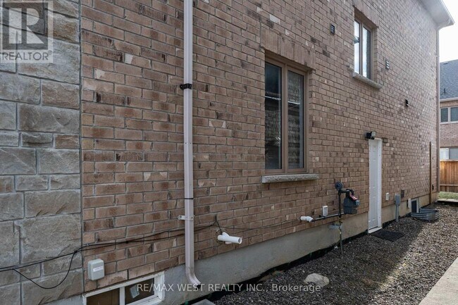 25 Faders Dr in Brampton, ON - Building Photo - Building Photo