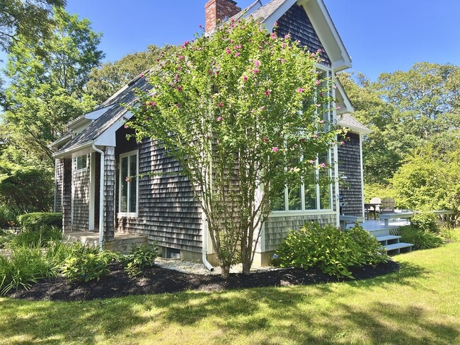 property at 11 High Meadow Ln
