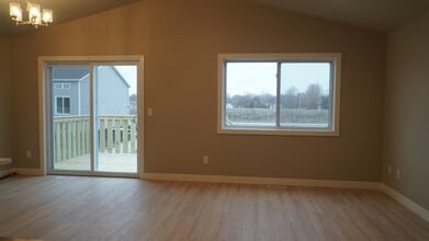 6653 Thomas St in Horace, ND - Building Photo - Building Photo
