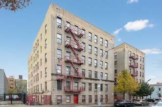 2000 Daly Ave in Bronx, NY - Building Photo - Building Photo