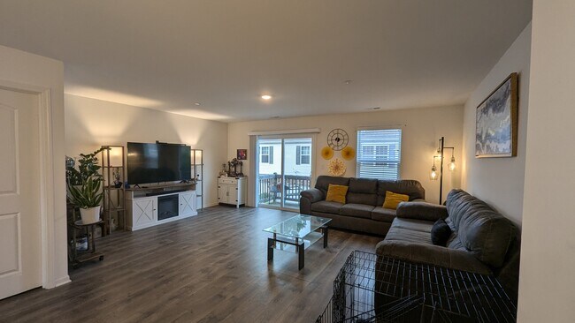 1005 Charlton Ln in Naperville, IL - Building Photo - Building Photo