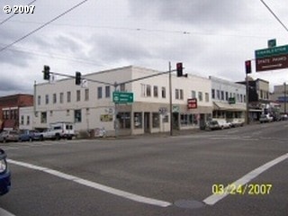 2011 Sherman Ave in North Bend, OR - Building Photo - Building Photo