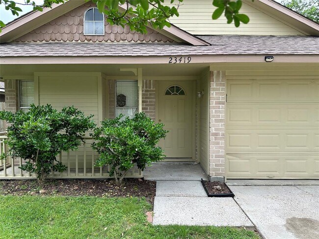 23419 Tree House Ln in Spring, TX - Building Photo - Building Photo