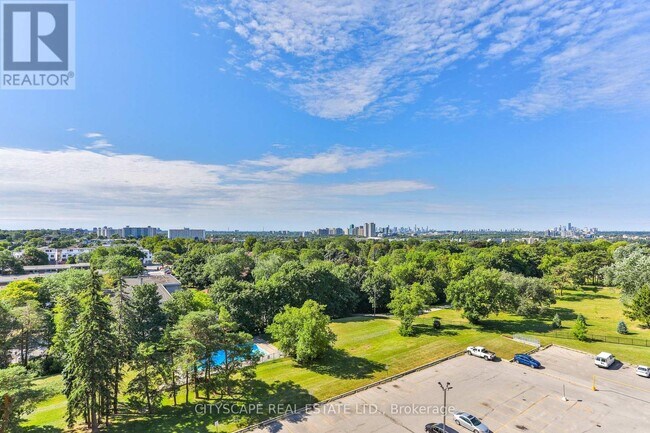 105 Rowena Dr in Toronto, ON - Building Photo - Building Photo