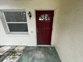 1355 Davis Rd in Dunedin, FL - Building Photo - Building Photo