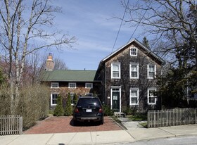 58 Howard St in Sag Harbor, NY - Building Photo