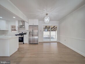 2303 W Longview Dr in Woodbridge, VA - Building Photo - Building Photo