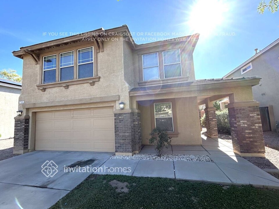 7005 S 39th Dr in Phoenix, AZ - Building Photo