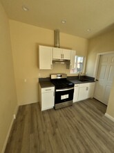 6951 Corbin Ave, Unit 1118 in Winnetka, CA - Building Photo - Building Photo