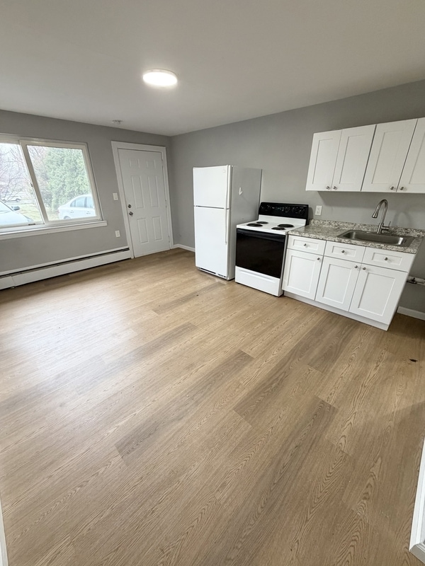 property at 1113 Portland-Cobalt Rd