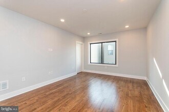 814 N Uber St in Philadelphia, PA - Building Photo - Building Photo