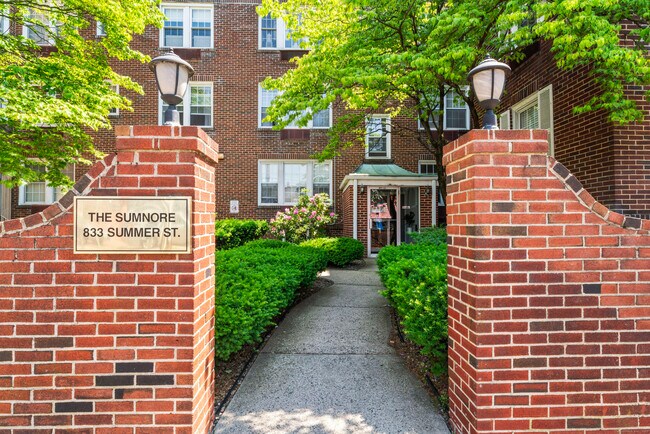 833 Summer St in Stamford, CT - Building Photo - Building Photo