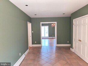 901 Walker Rd in Great Falls, VA - Building Photo - Building Photo