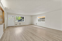 4740 Delridge Way SW, Unit LOWER in Seattle, WA - Foto de edificio - Building Photo