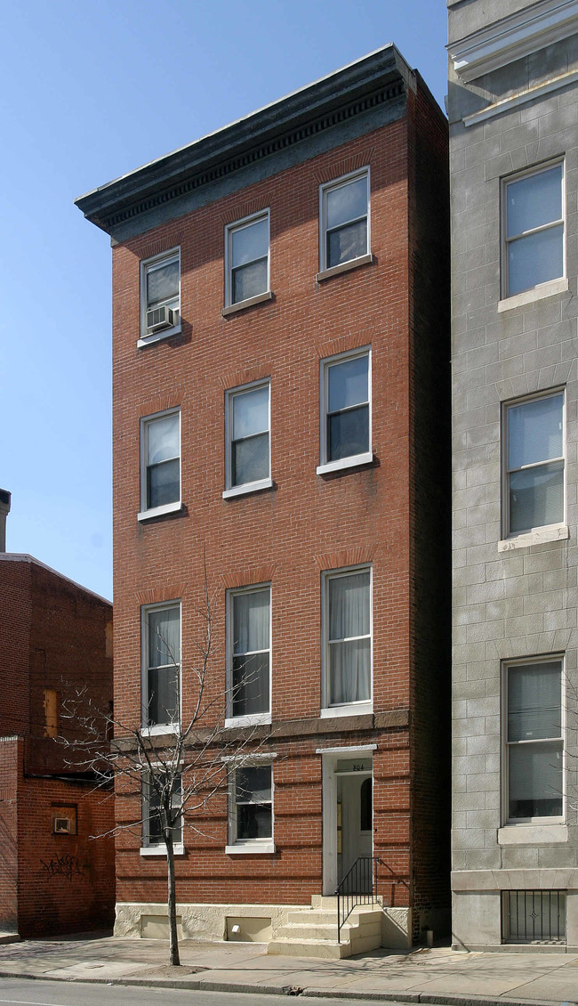 804 Saint Paul St in Baltimore, MD - Foto de edificio - Building Photo