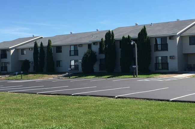 Meadowbrook Apartments in Wadena, MN - Building Photo - Building Photo