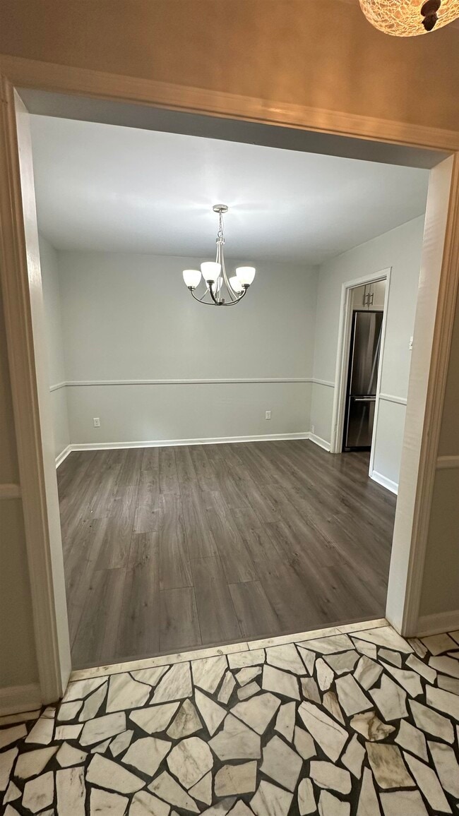 3226 Sycamore View Rd in Memphis, TN - Building Photo - Building Photo