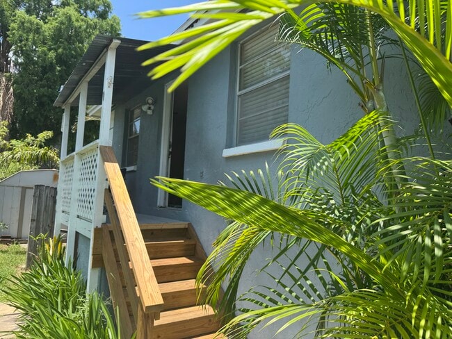 6807 S Juanita St, Unit A in Tampa, FL - Building Photo - Building Photo