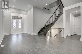 13 Bannockburn Dr in Vaughan, ON - Building Photo - Building Photo