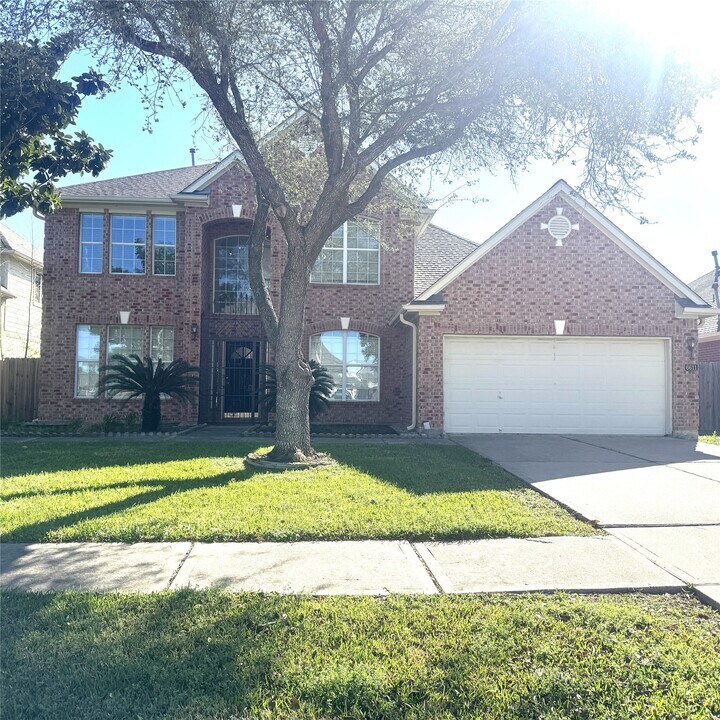 6611 Sunrise Valley Ln in Houston, TX - Building Photo