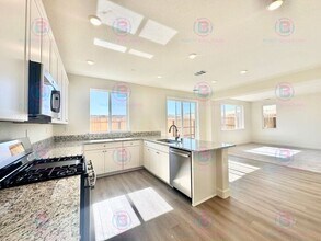 6927 Snowdon Razor St in Sparks, NV - Building Photo - Building Photo