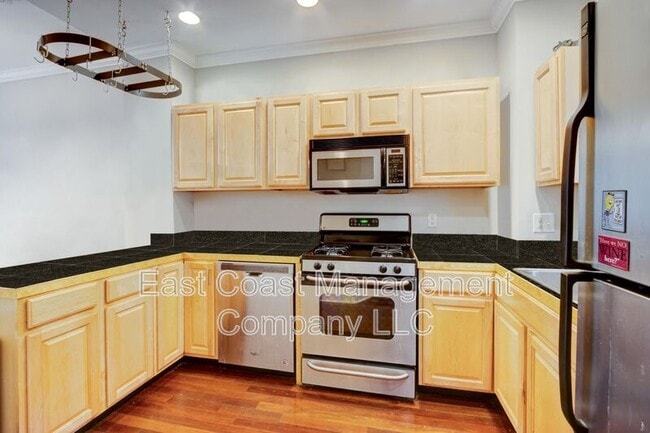 1122 Scott St in Baltimore, MD - Foto de edificio - Building Photo