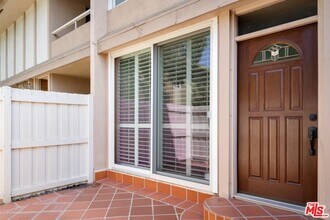 5215 Sepulveda Blvd-Unit -22C in Culver City, CA - Building Photo - Building Photo