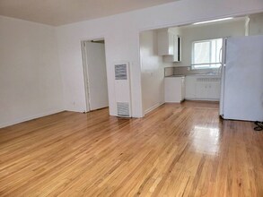 7024 Hawthorn Ave-Unit -107 in Los Angeles, CA - Building Photo - Building Photo