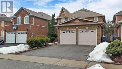 491 Baggetta Crescent in Mississauga, ON - Building Photo - Building Photo