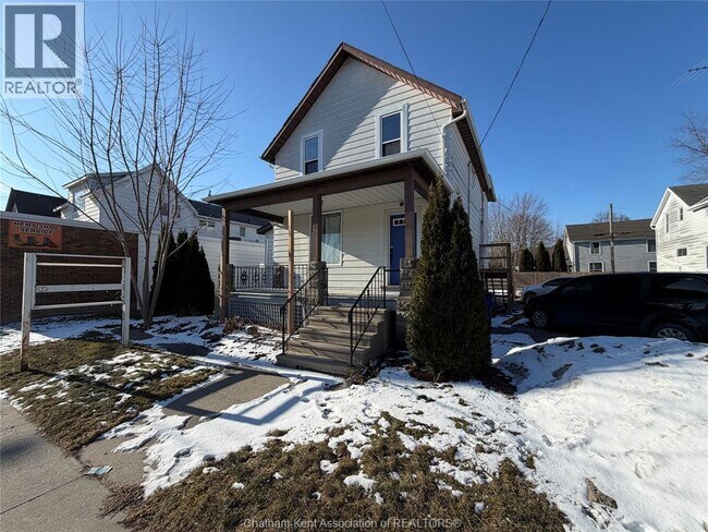 252 Queen St in Chatham, ON - Building Photo - Building Photo