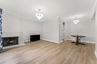 2829 Timmons Ln in Houston, TX - Building Photo - Building Photo