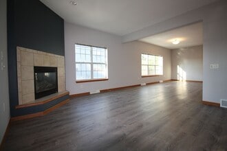 4231 Owl Creek Dr in Madison, WI - Building Photo - Building Photo