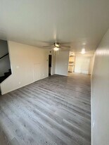 2514 14th Ave, Unit A in Kingsburg, CA - Foto de edificio - Building Photo