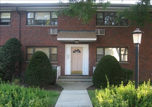 170 Myrtle Ave, Unit A-3 in Fort Lee, NJ - Foto de edificio - Building Photo