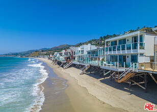 21250 Pacific Coast Hwy in Malibu, CA - Building Photo - Building Photo