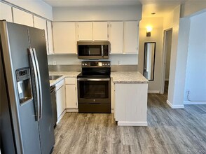 5995 W Hampden Ave in Denver, CO - Foto de edificio - Building Photo