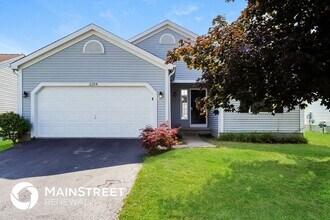 2204 Brookbank Dr in Grove City, OH - Building Photo - Building Photo