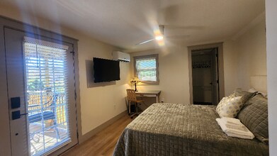 1704 S Forest Dr in Knoxville, TN - Building Photo - Building Photo