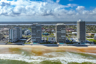 Ocean Ritz of Daytona in Daytona Beach, FL - Building Photo - Building Photo