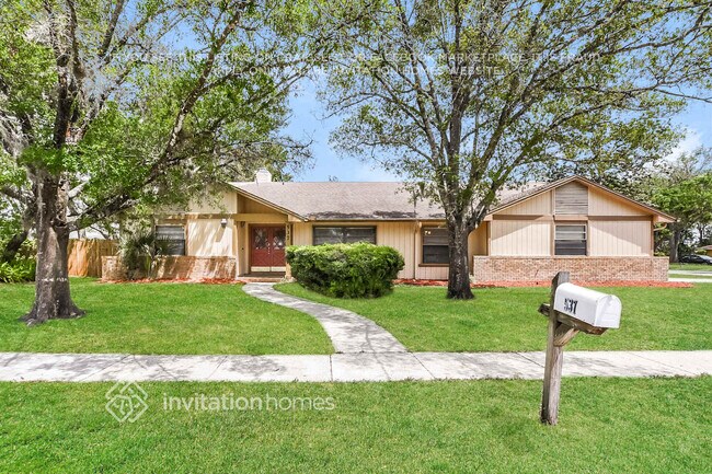property at 537 Woodview Dr