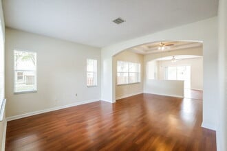 15504 SW 151st St in Miami, FL - Foto de edificio - Building Photo